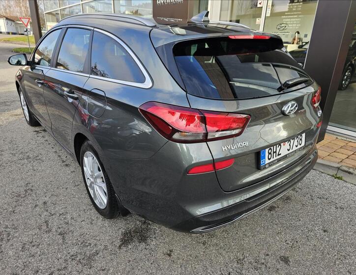 Hyundai i30 4