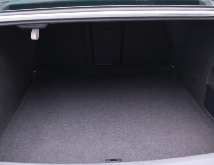 Volkswagen Passat CC Sedan / Limuzína 2,0 l 103 kw