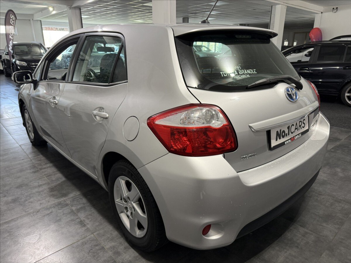 Toyota Auris Hatchback 1,8 l 73 kw
