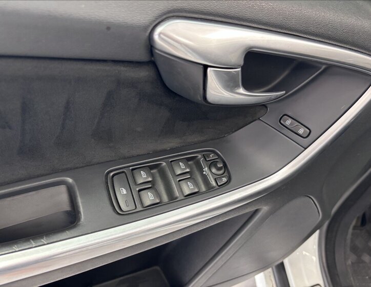 Volvo XC60 Kombi 2,4 l 140 kw