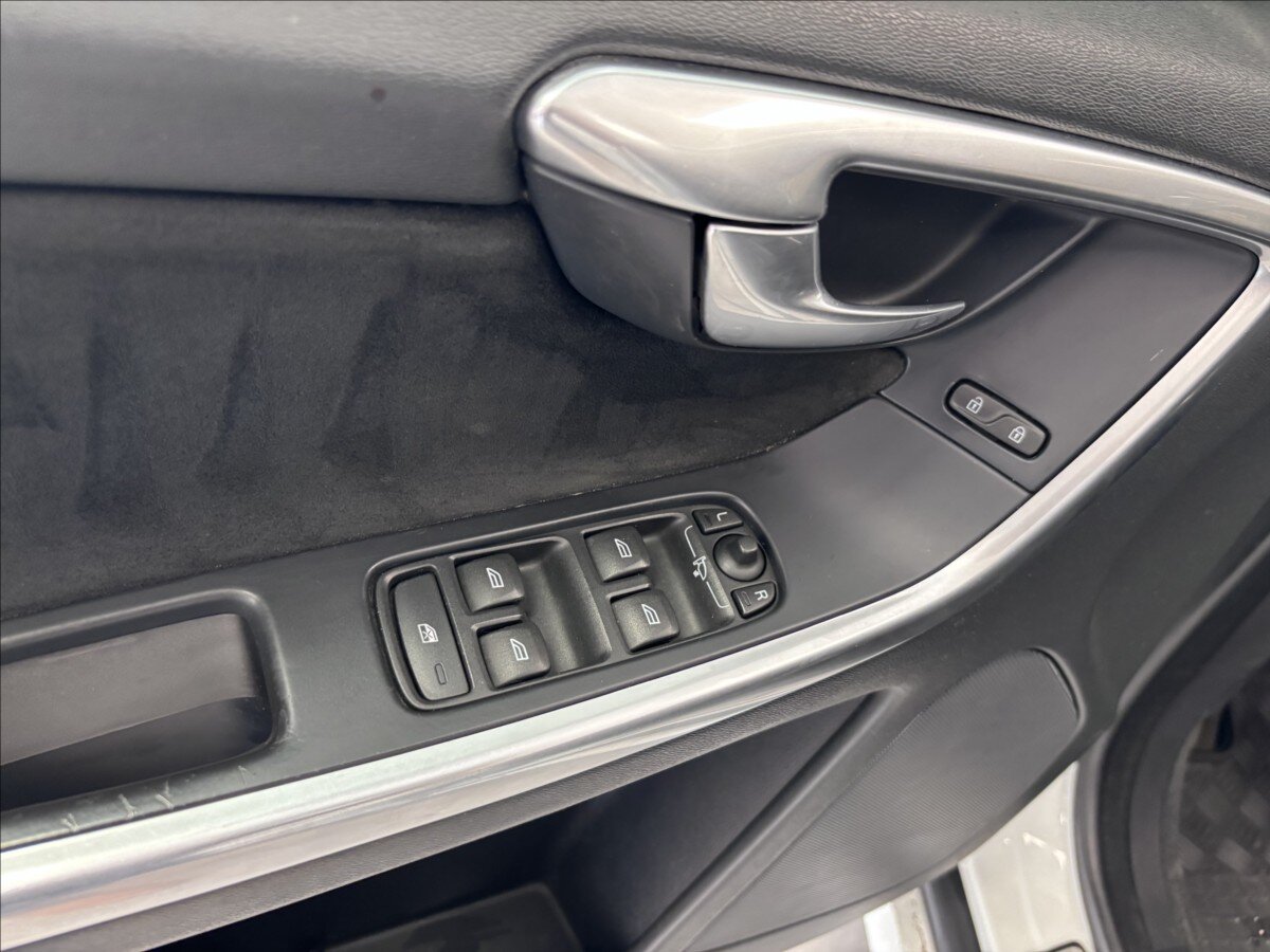 Volvo XC60 Kombi 2,4 l 140 kw