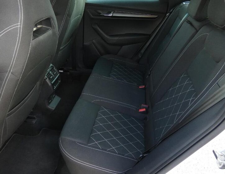 Škoda Karoq SUV / Terénní 1,5 l 110 kw