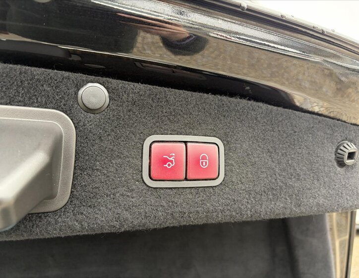 Mercedes-Benz Třídy S Sedan / Limuzína 4,0 l 345 kw