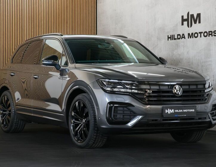 Volkswagen Touareg 1