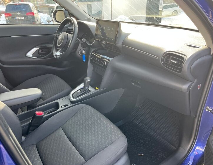 Toyota Yaris Cross 18