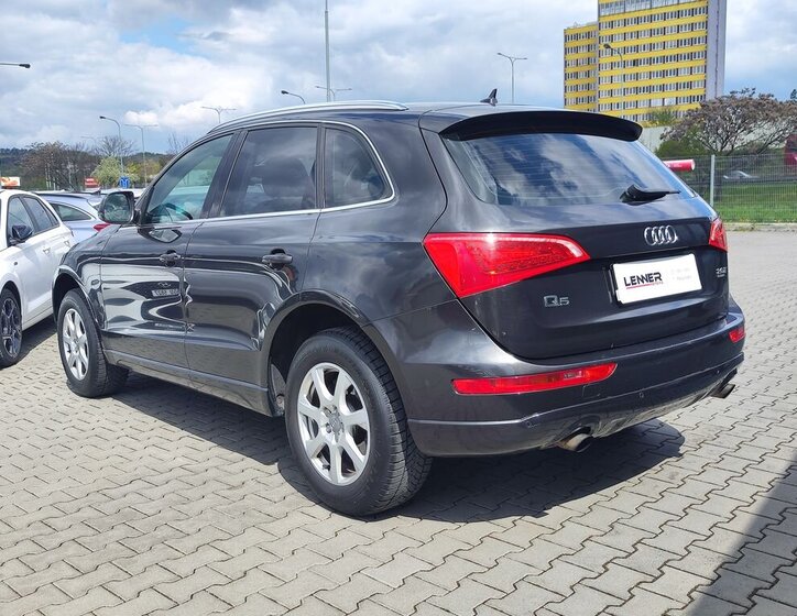 Audi Q5 SUV / Terénní 2,0 l 155 kw