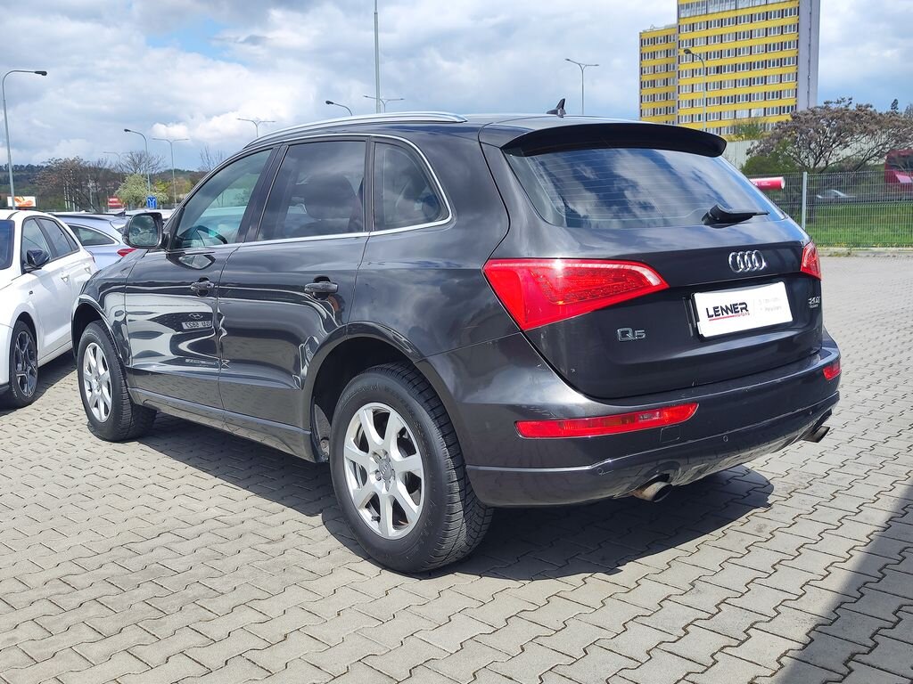 Audi Q5 SUV / Terénní 2,0 l 155 kw
