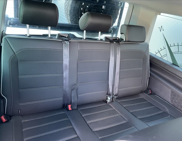 Volkswagen Multivan 23