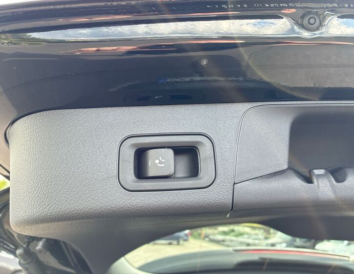 Mercedes-Benz EQB 27