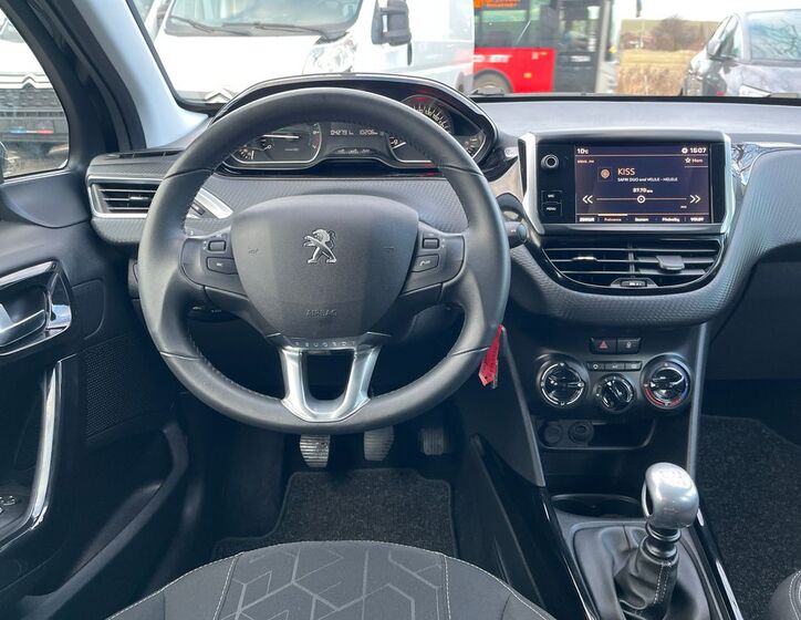 Peugeot 2008 8