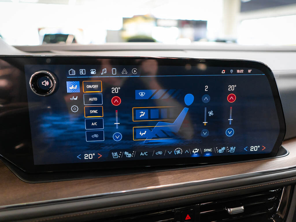 Chevrolet Suburban SUV 6,2 l 313 kw