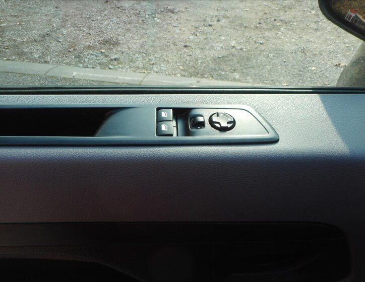 Opel Vivaro Ostatní 2,0 l 106 kw