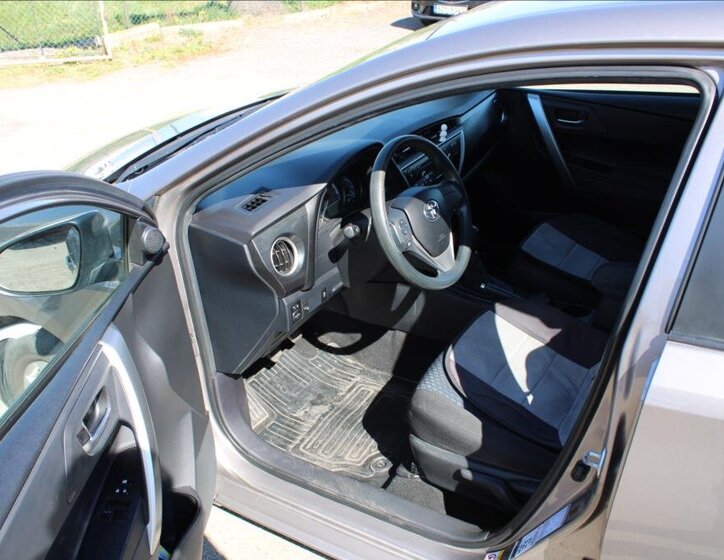 Toyota Auris Hatchback 1,3 l 73 kw