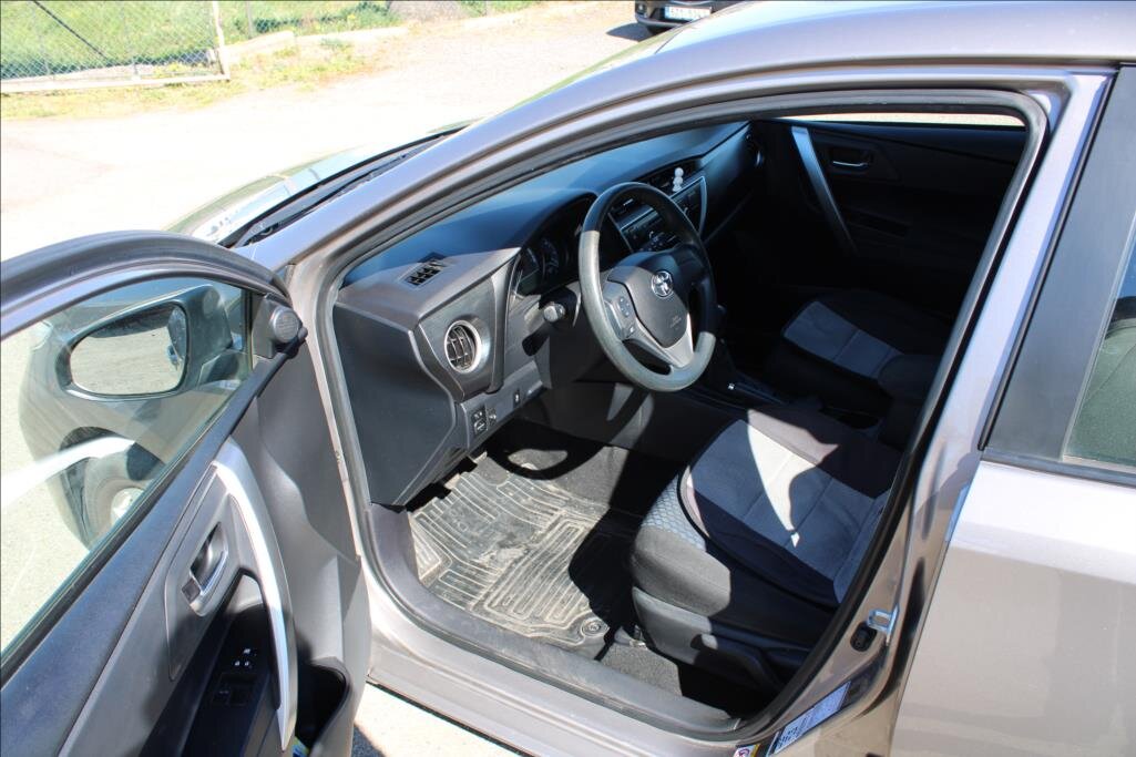 Toyota Auris Hatchback 1,3 l 73 kw
