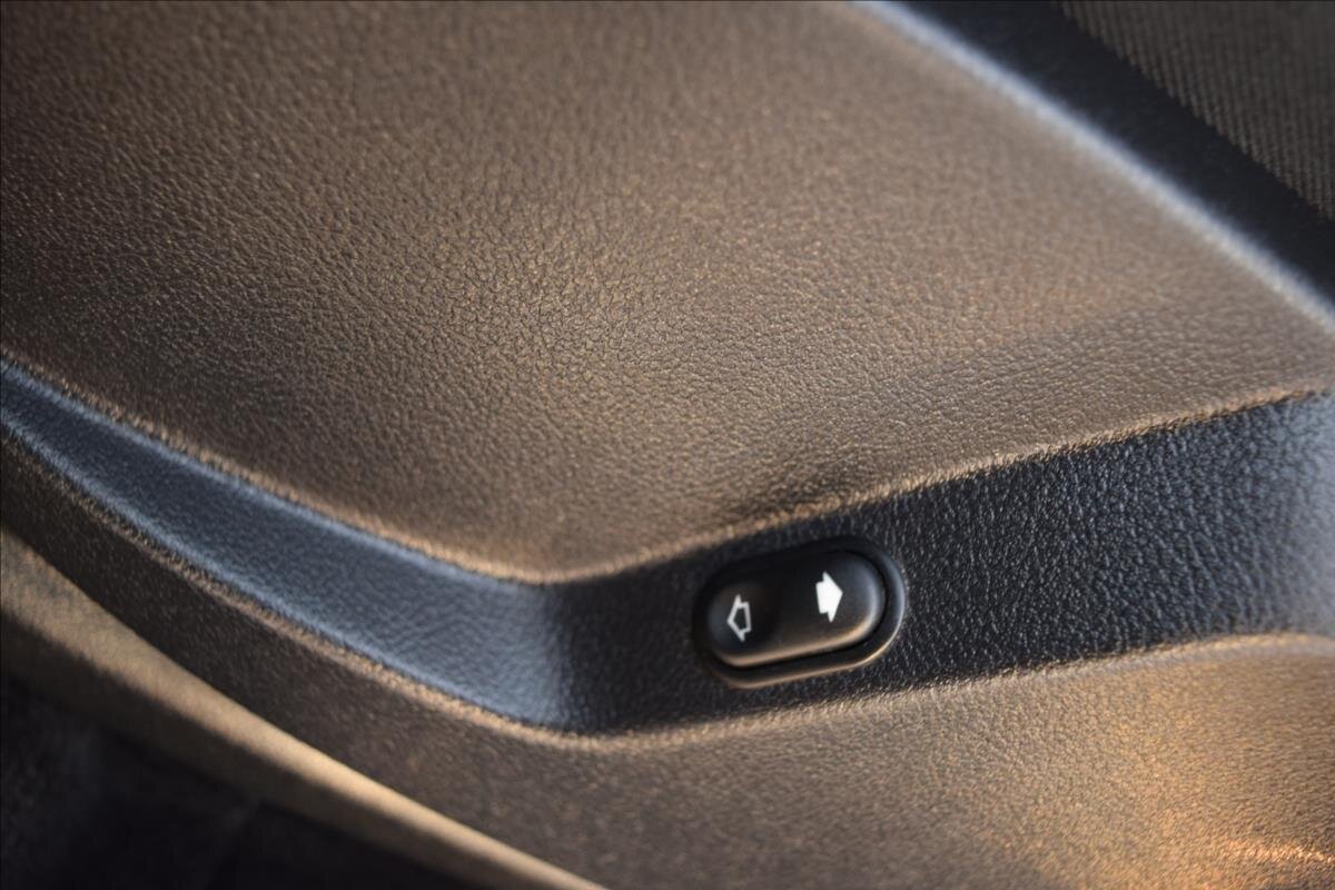 Ford S-MAX MPV 2,0 l 107 kw