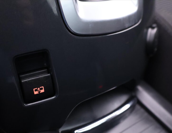 Peugeot 5008 MPV 1,6 l 88 kw