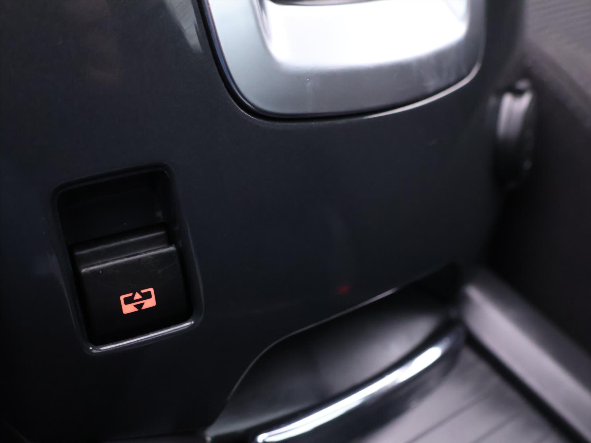 Peugeot 5008 MPV 1,6 l 88 kw