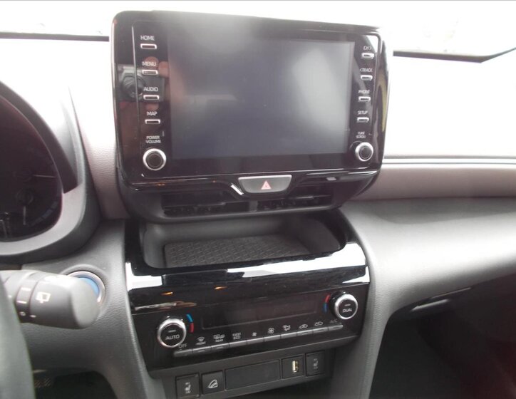 Toyota Yaris Cross 24