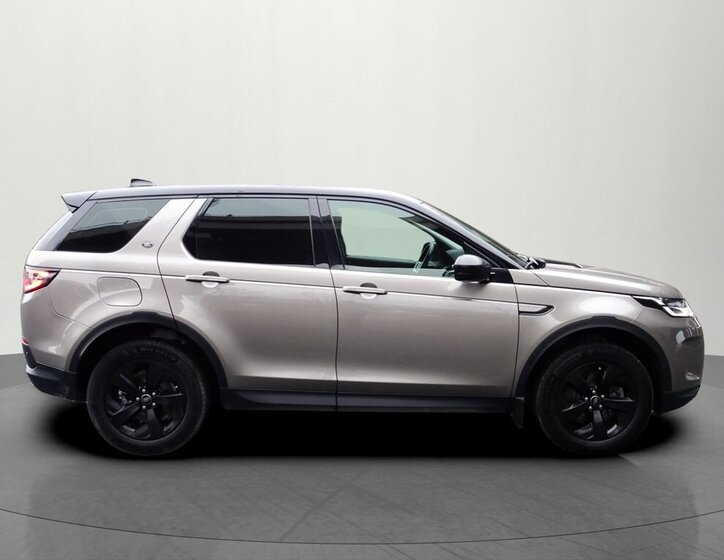 Land Rover Discovery Sport 5