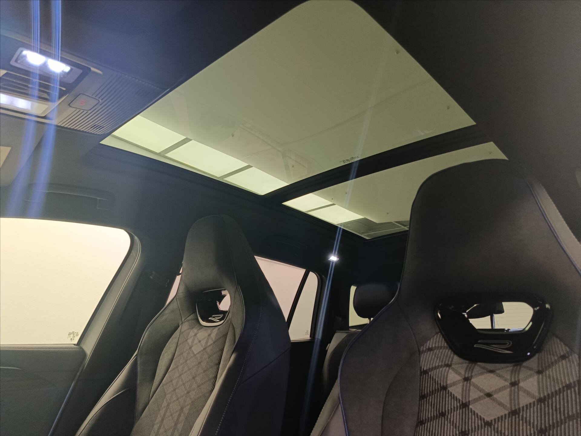 Volkswagen Tayron SUV / Terénní 2,0 l 150 kw