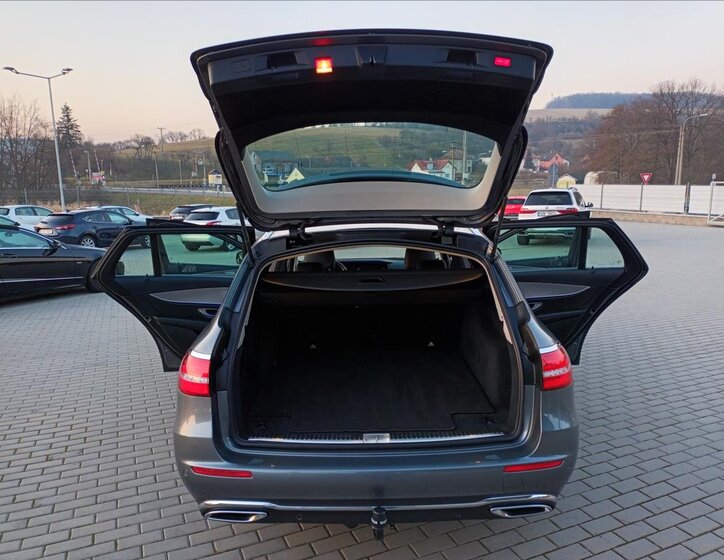 Mercedes-Benz Třídy E Kombi 3,0 l 190 kw