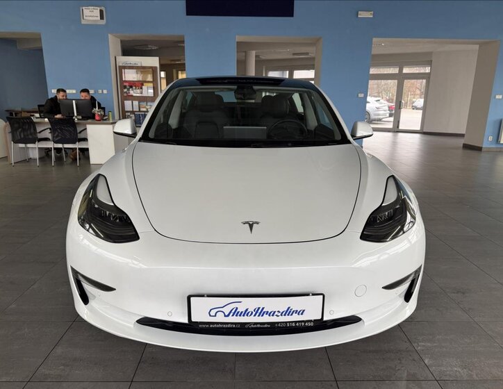 Tesla Model 3 2