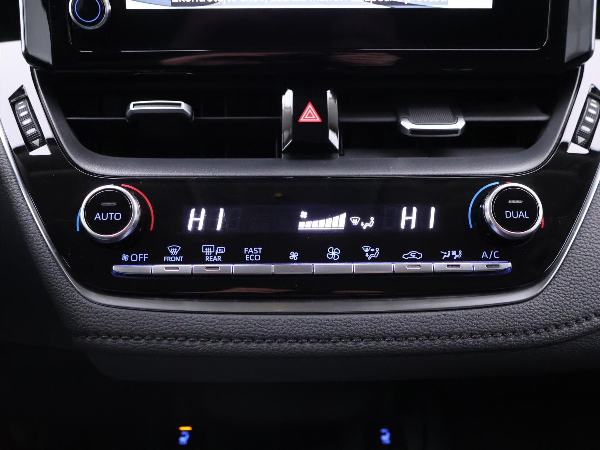 Toyota Corolla Sedan / Limuzína 1,5 l 92 kw