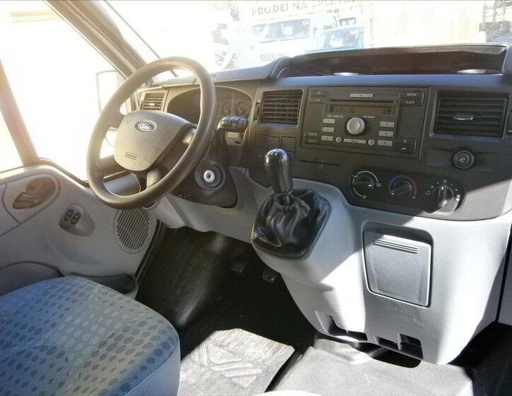 Ford Transit 8