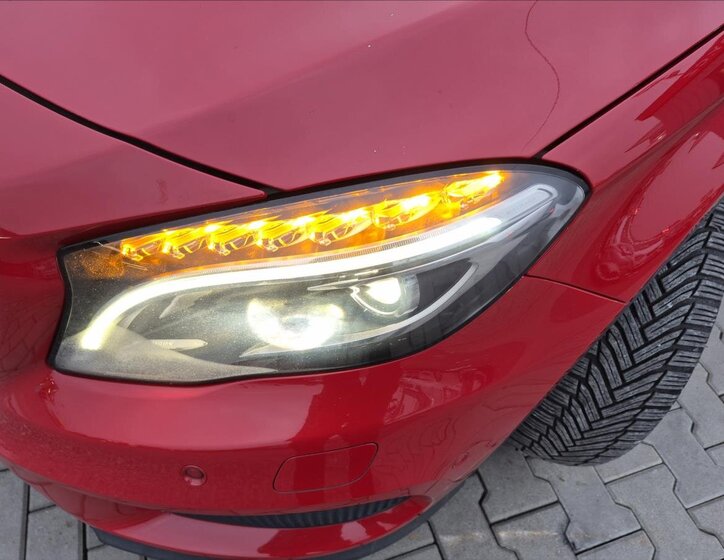 Mercedes-Benz GLA SUV / Terénní 1,6 l 115 kw