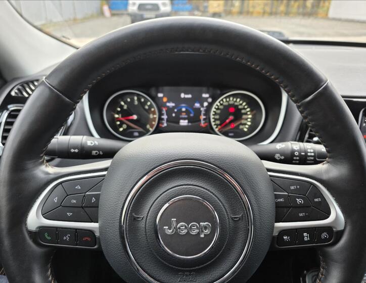 Jeep Compass 14