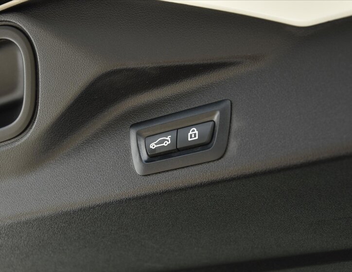 BMW X5 SUV / Terénní 3,0 l 195 kw