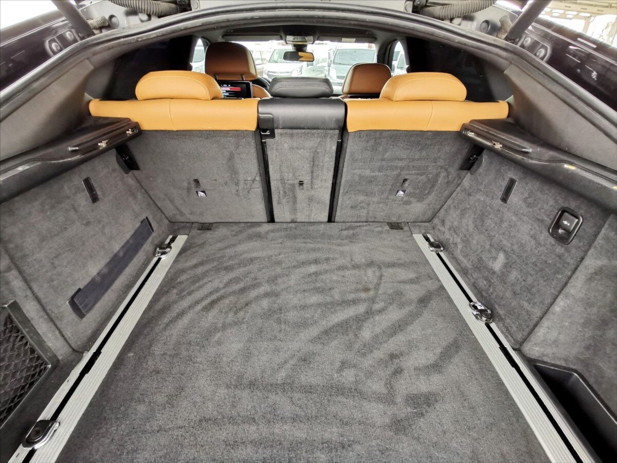 BMW X6 SUV / Terénní 3,0 l 190 kw