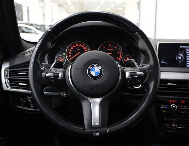 BMW X5 SUV 3,0 l 280 kw