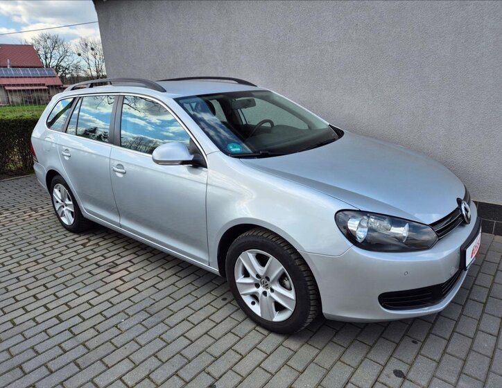 Volkswagen Golf 9