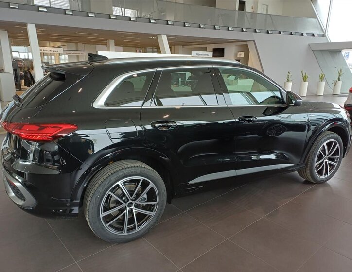 Audi Q5 SUV / Terénní 2,0 l 150 kw
