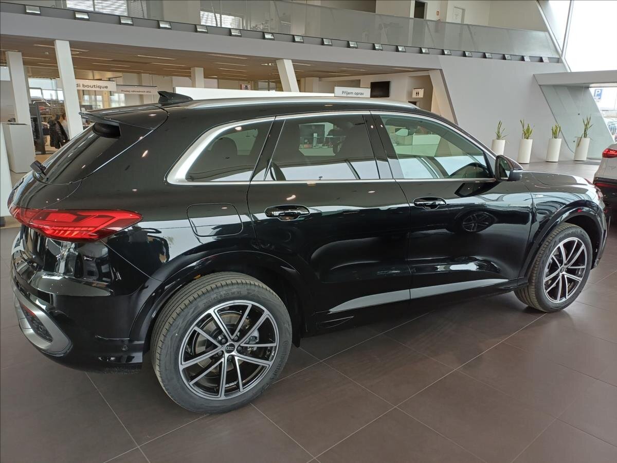 Audi Q5 SUV / Terénní 2,0 l 150 kw