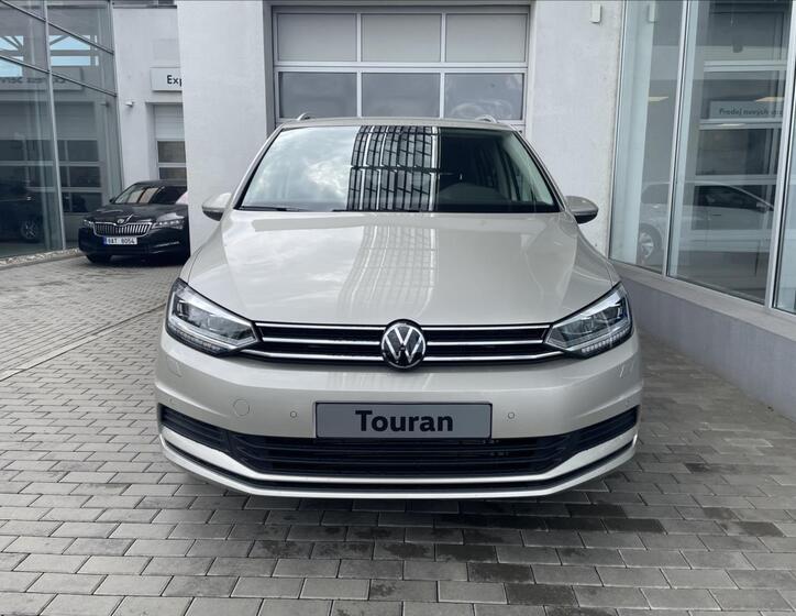 Volkswagen Touran 2