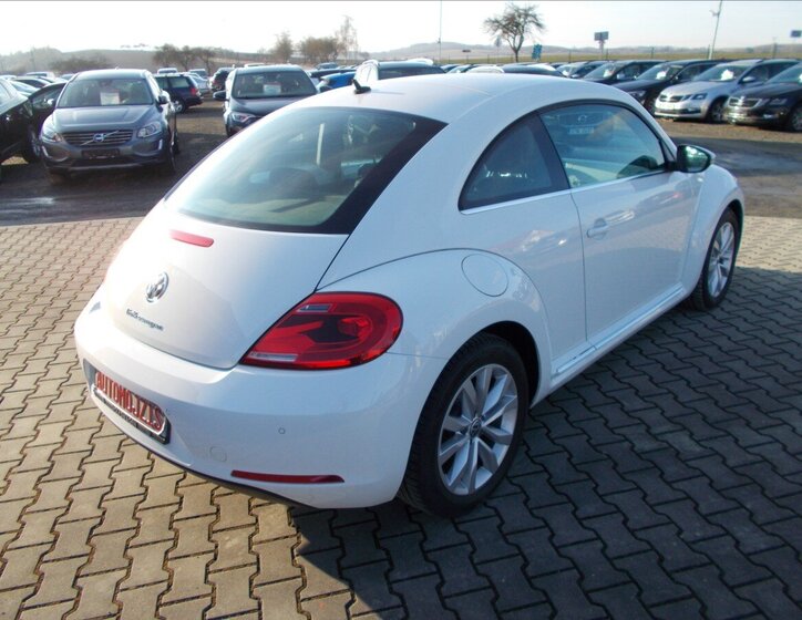 Volkswagen Beetle Hatchback 1,2 l 77 kw
