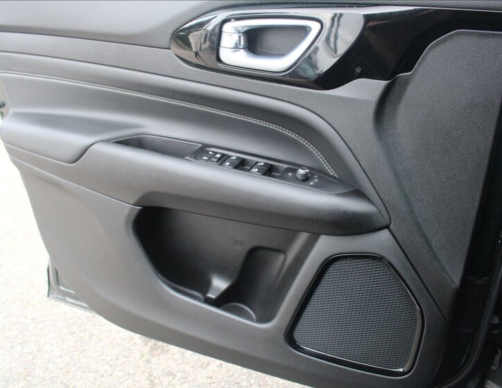 Jeep Compass SUV / Terénní 1,3 l 110 kw