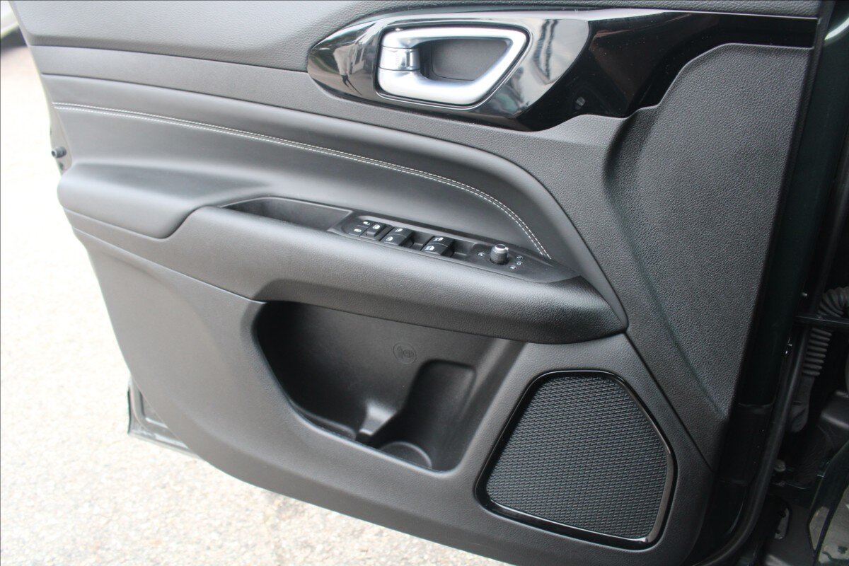 Jeep Compass SUV / Terénní 1,3 l 110 kw