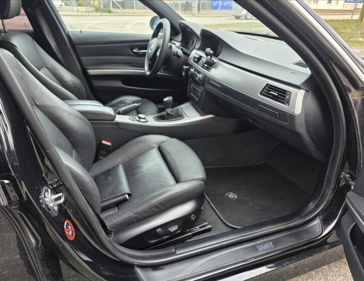 BMW Řada 3 Kombi 3,0 l 170 kw