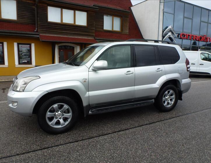 Toyota Land Cruiser 16