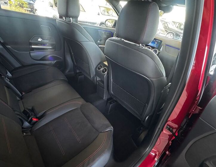 Mercedes-Benz GLA 12