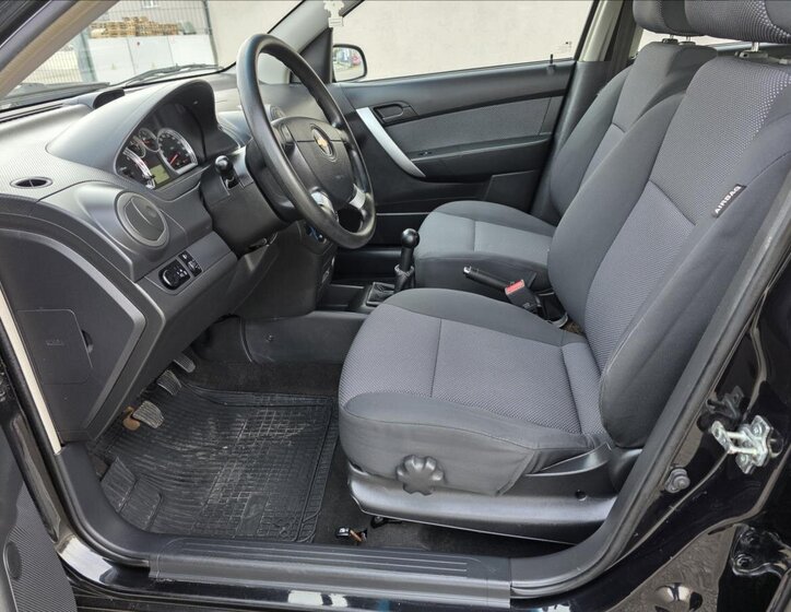 Chevrolet Aveo 9