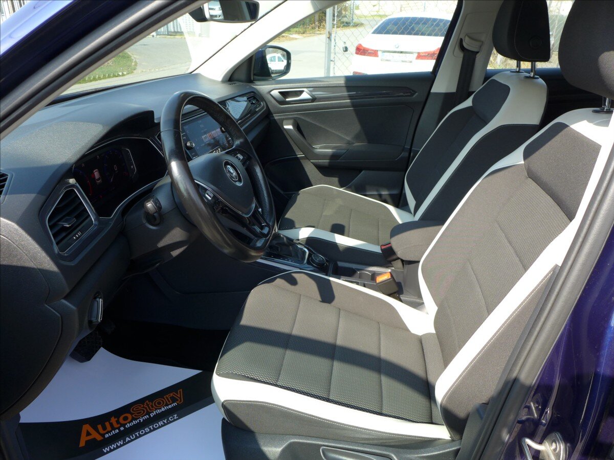 Volkswagen T-Roc SUV / Terénní 2,0 l 110 kw