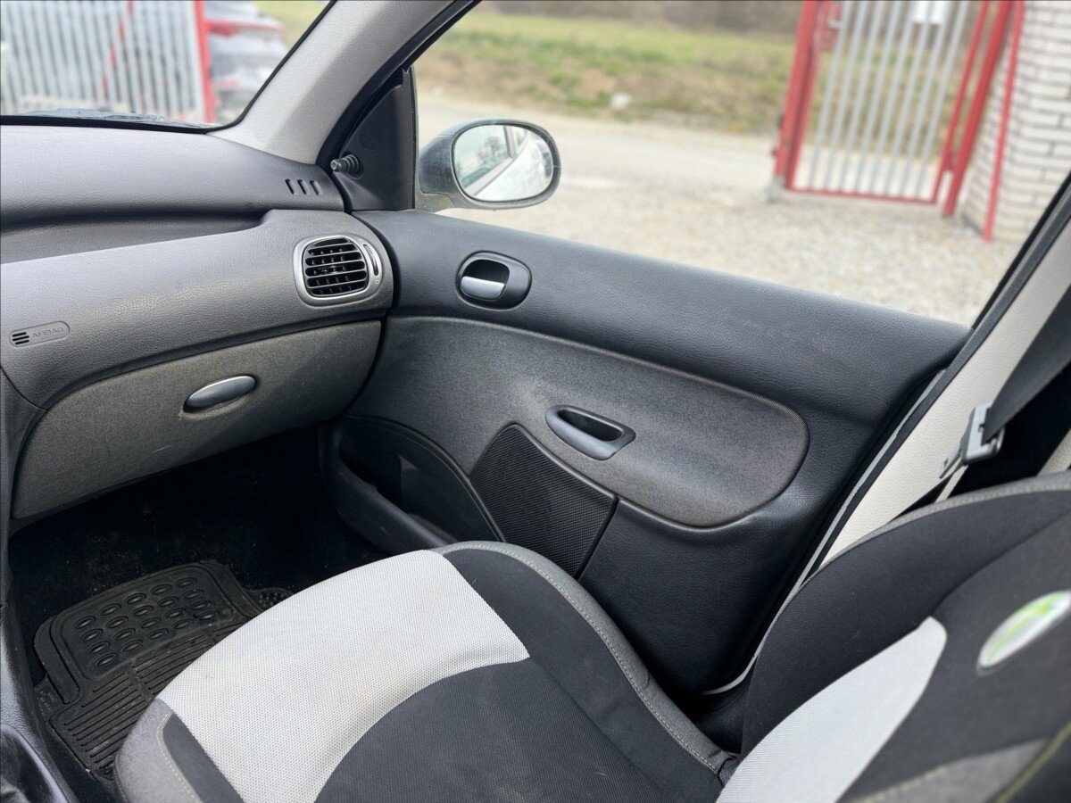 Peugeot 206 Hatchback 1,4 l 50 kw