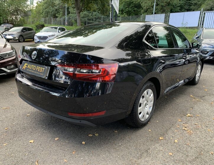 Škoda Superb Sedan 1,5 l 110 kw