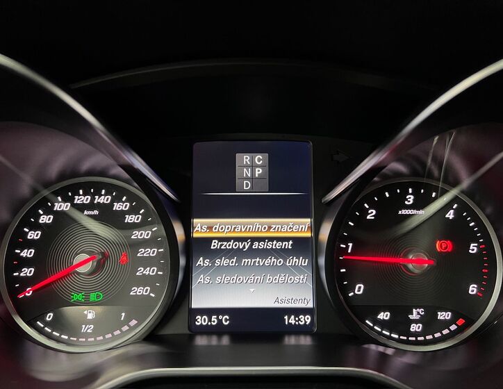 Mercedes-Benz Třídy V 21