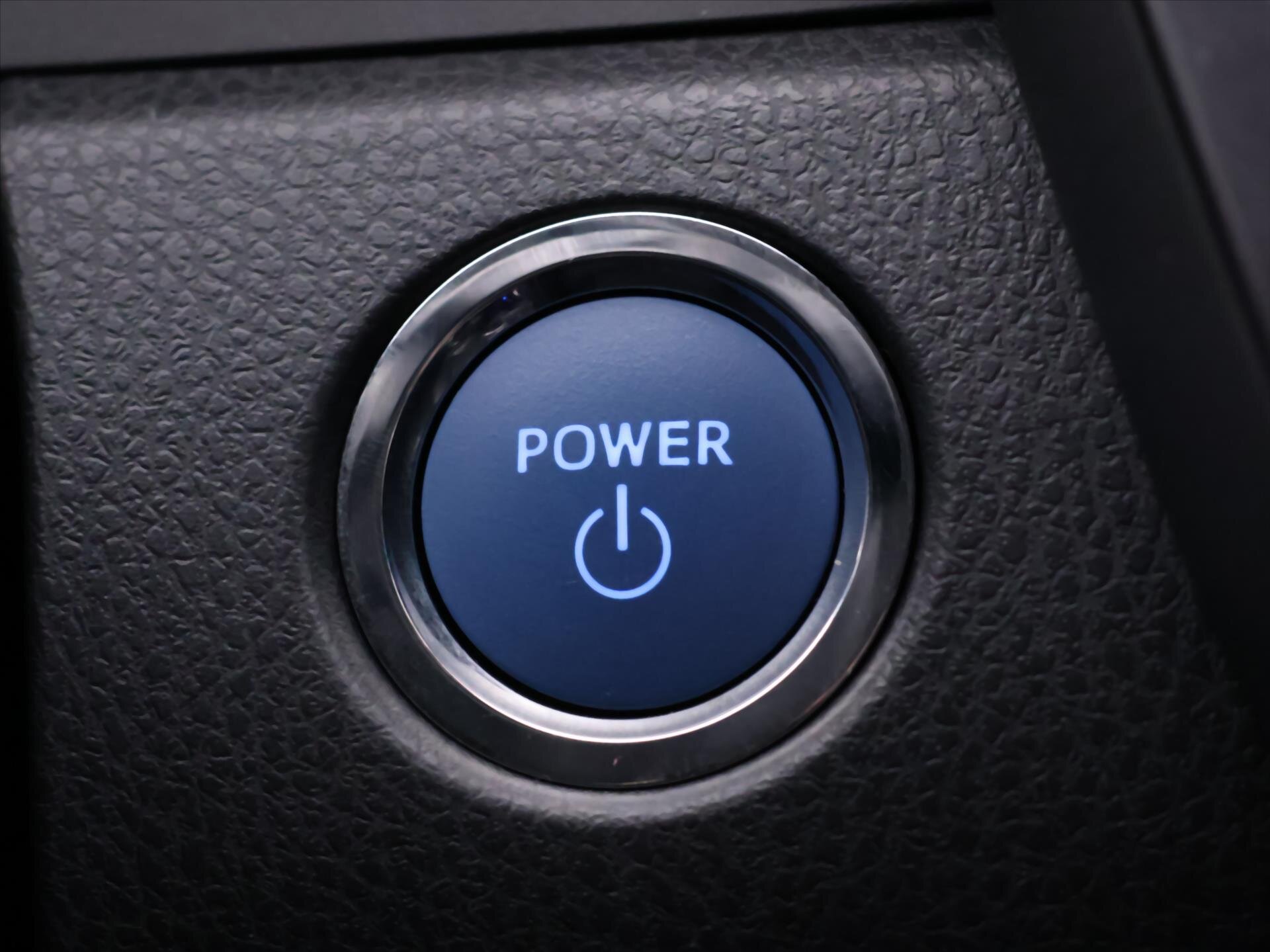 Toyota Camry Sedan / Limuzína 2,5 l 131 kw