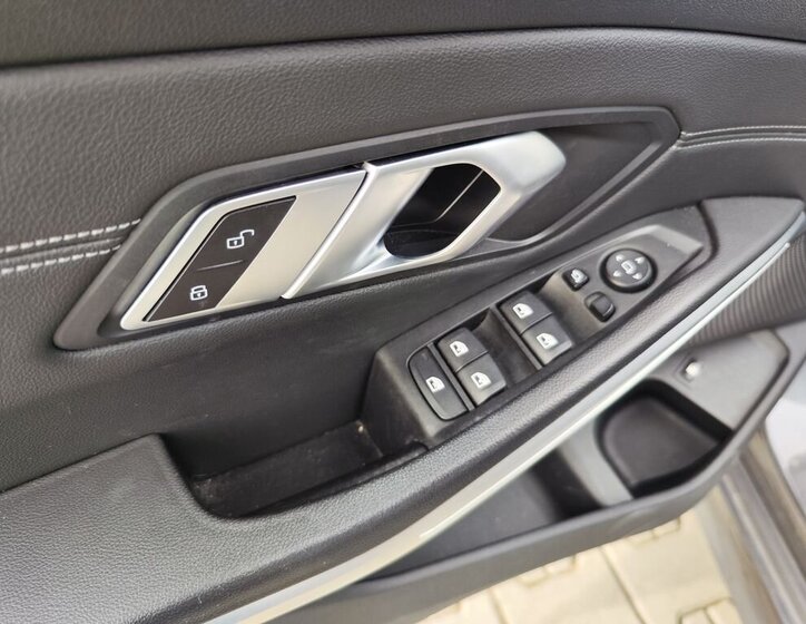 BMW Řada 3 Sedan / Limuzína 2,0 l 215 kw